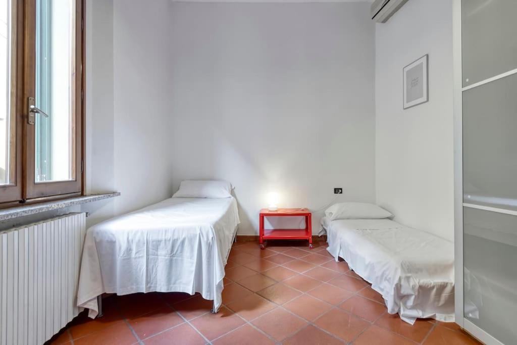 Fine Arts Apartment - Tv 40' Hd Netflix Prime Dazn Bolonia Exterior foto